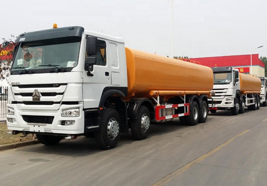 8x4 27000liters fuel tank truck(4 compartments)