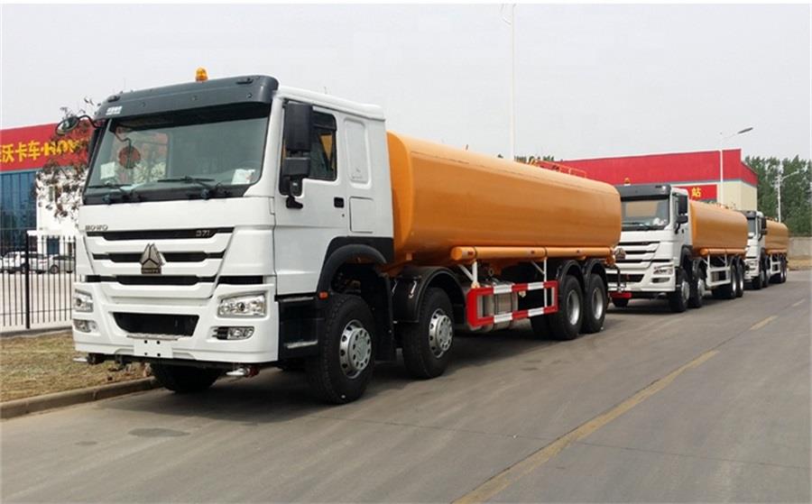 8x4 27000liters fuel tank truck(4 compartments)-2.jpg