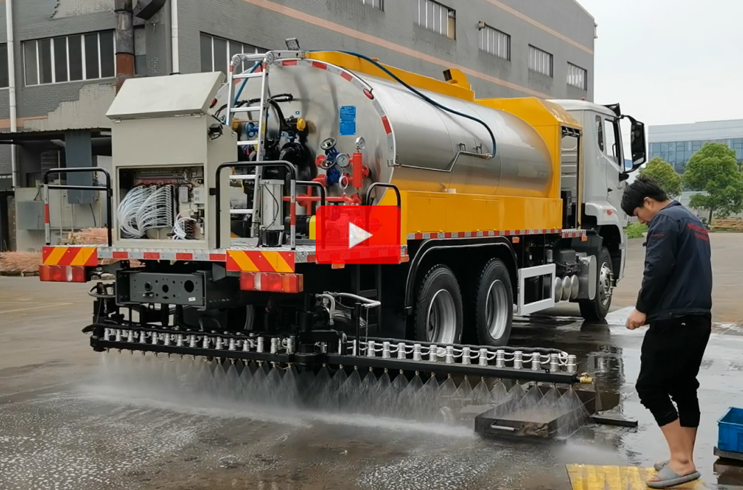 Intelligent 10M3 bitumen spread truck