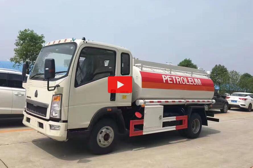 SINOTRUK 6000liters fuel tank truck load container